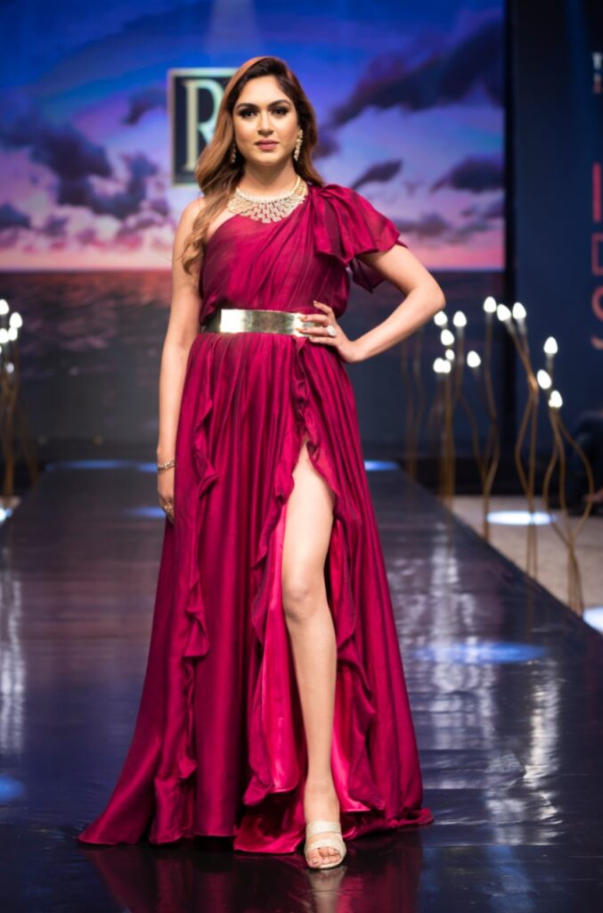 INDIA DESIGNER SHOW, Delhi Fashion Influencer, Delhi Fashion Show